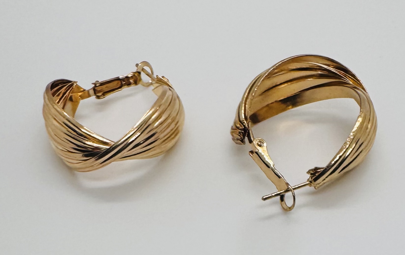 Classic Gold Hoop Earrings 